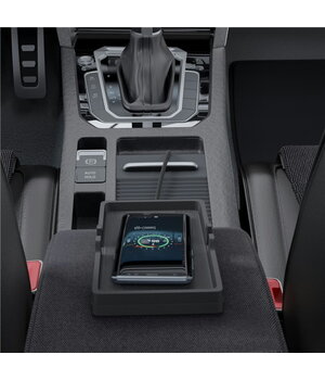 Bezvadu ātrās uzlādes ierīce automašīnām 15 W, melna

 AIMB015+2.jpg