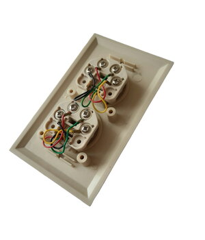 Tālruņa ligzda 2-slīdveida, paslēpta

 CRO130+3.jpg